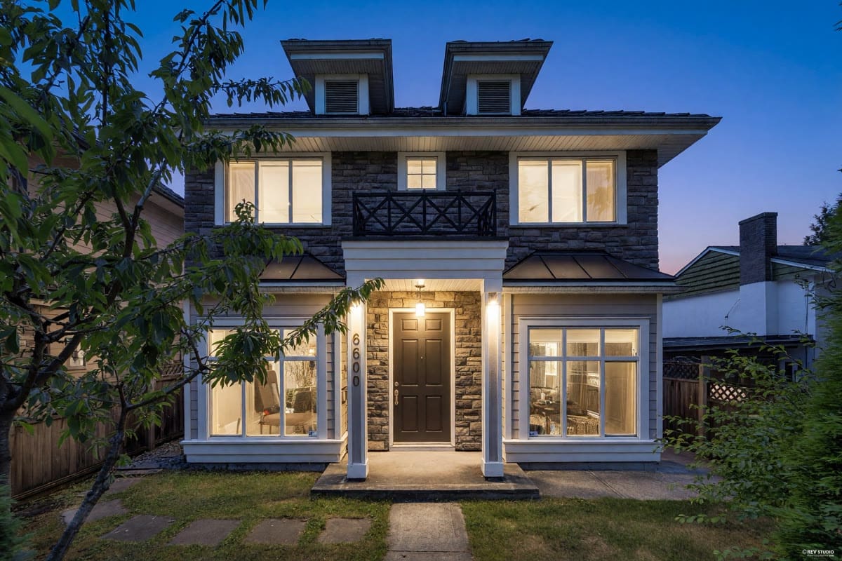 Professional real estate photography by REV Studio